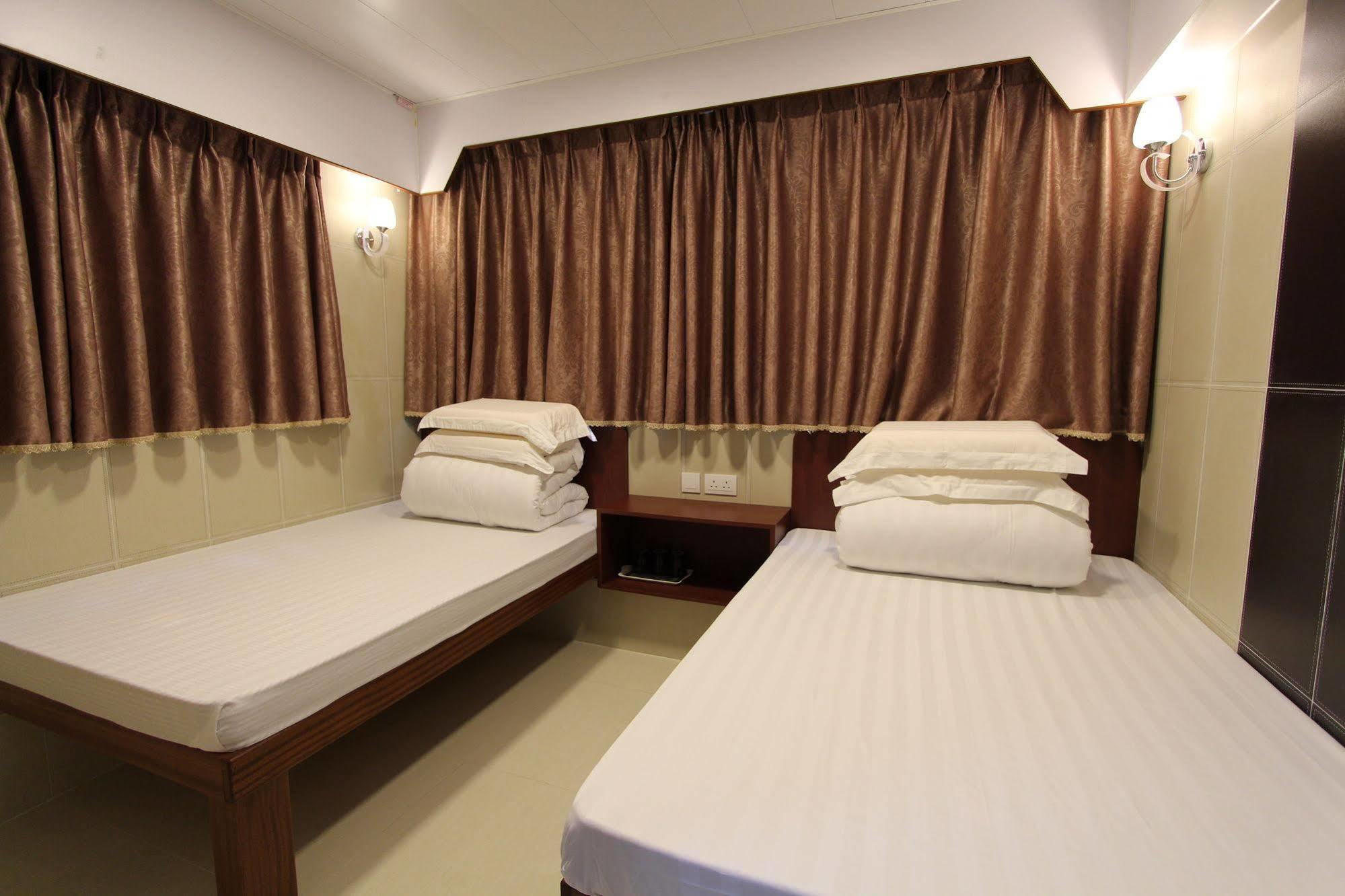 Prince Hotel Гонконг Экстерьер фото