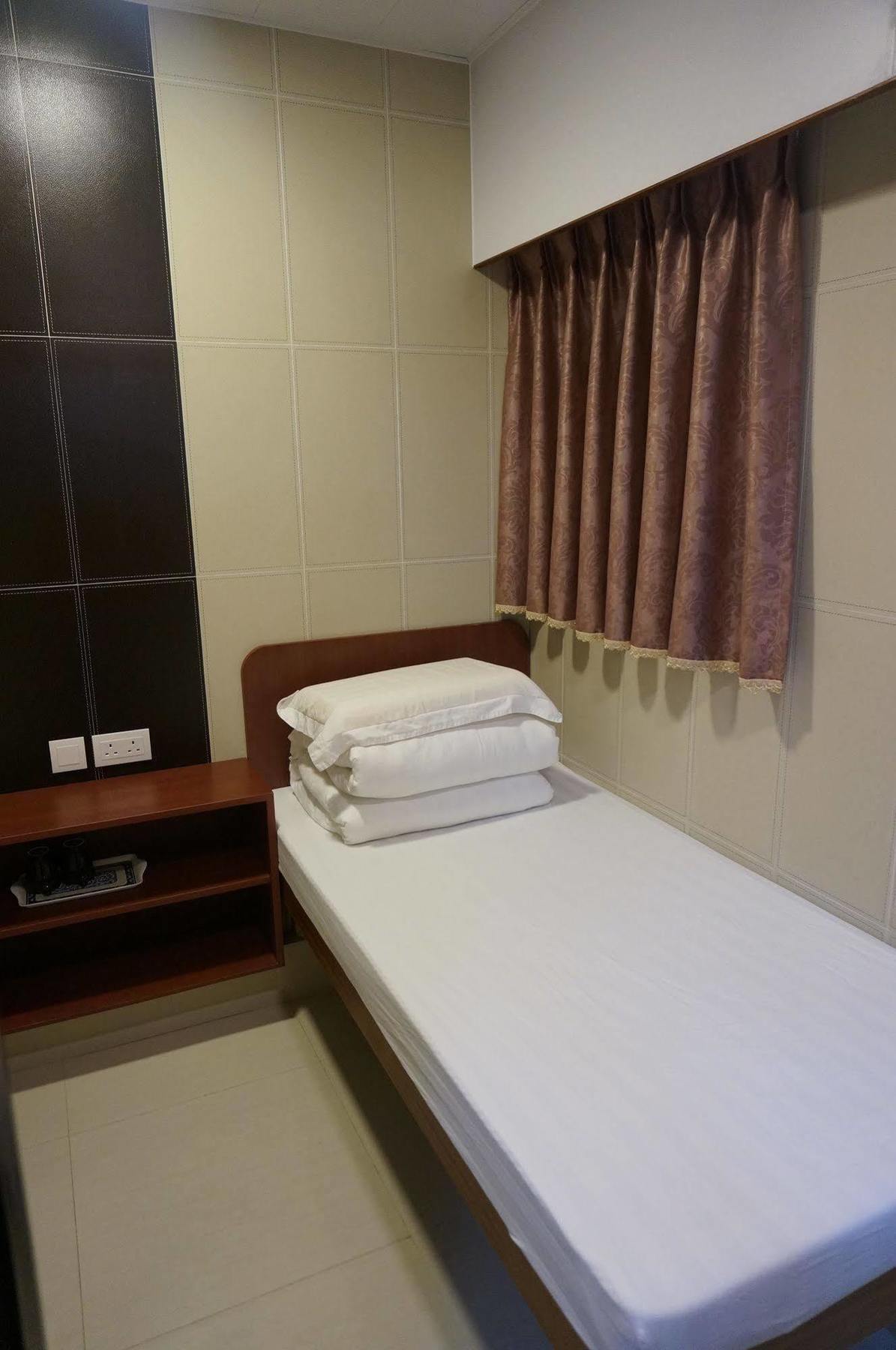 Prince Hotel Гонконг Экстерьер фото